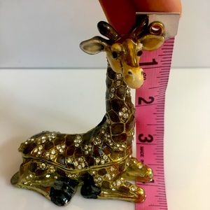 Giraffe box with matching giraffe necklace